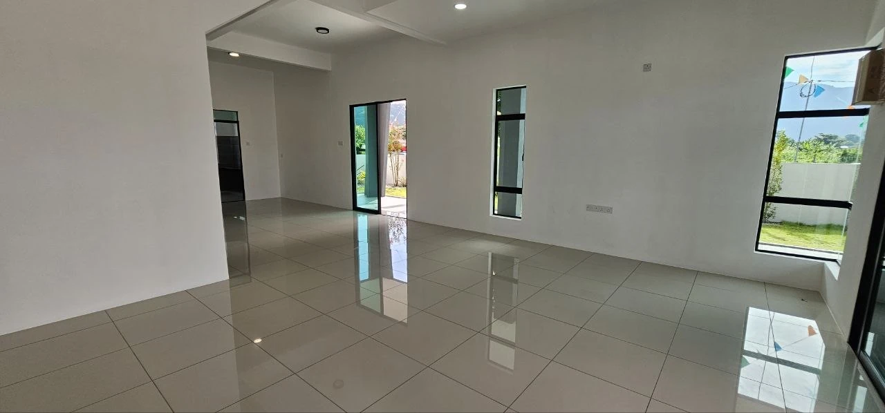 Bright double-volume living hall